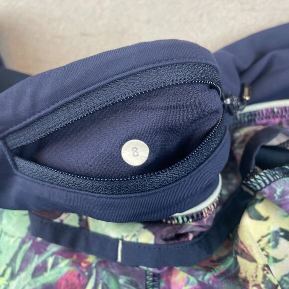 Lululemon Run Speed Womens Sz 8 Shorts Iridescent Multi / Deep Navy - Picture 4 of 7